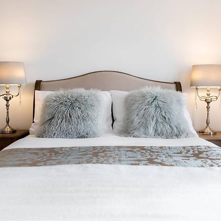 The Bluebird - One Bedroom Apartment In Watford วัตฟอร์ด ภายนอก รูปภาพ