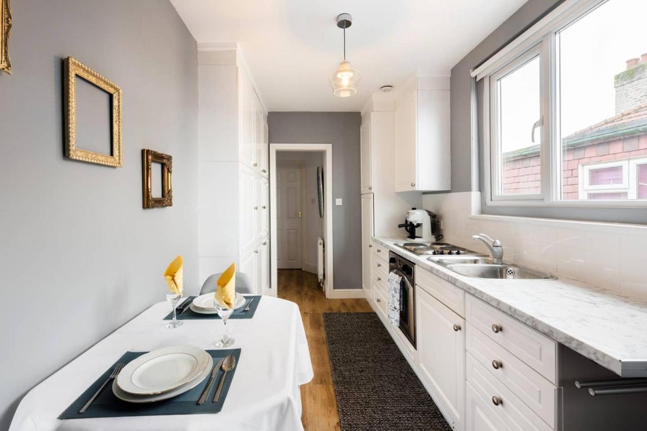 The Bluebird - One Bedroom Apartment In Watford วัตฟอร์ด ภายนอก รูปภาพ